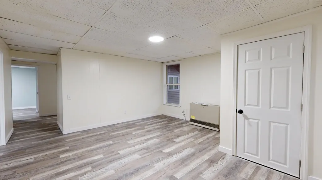 112 Newbury Street Auburn ME 04210