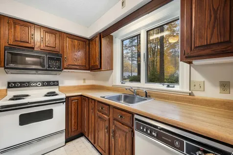 14 Oakwood Lane Kennebunk ME 04043