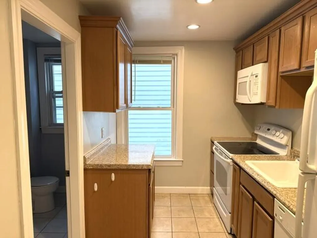 14 Boynton Street Portland ME 04102