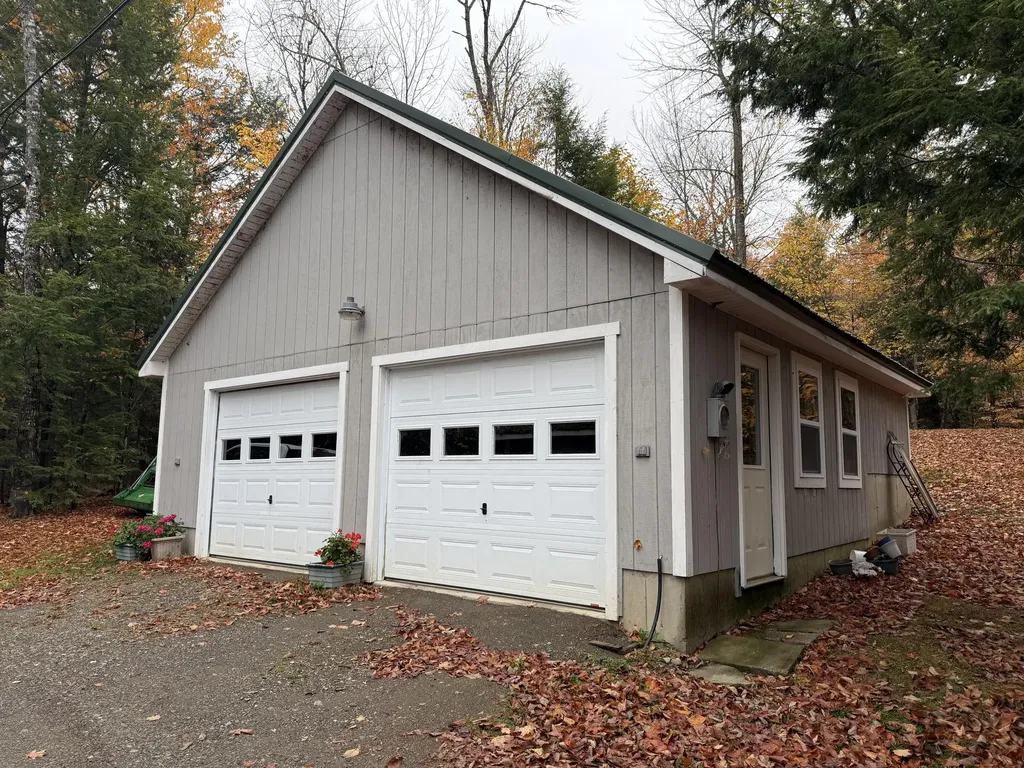 55 Mcnelly Road Island Falls ME 04747