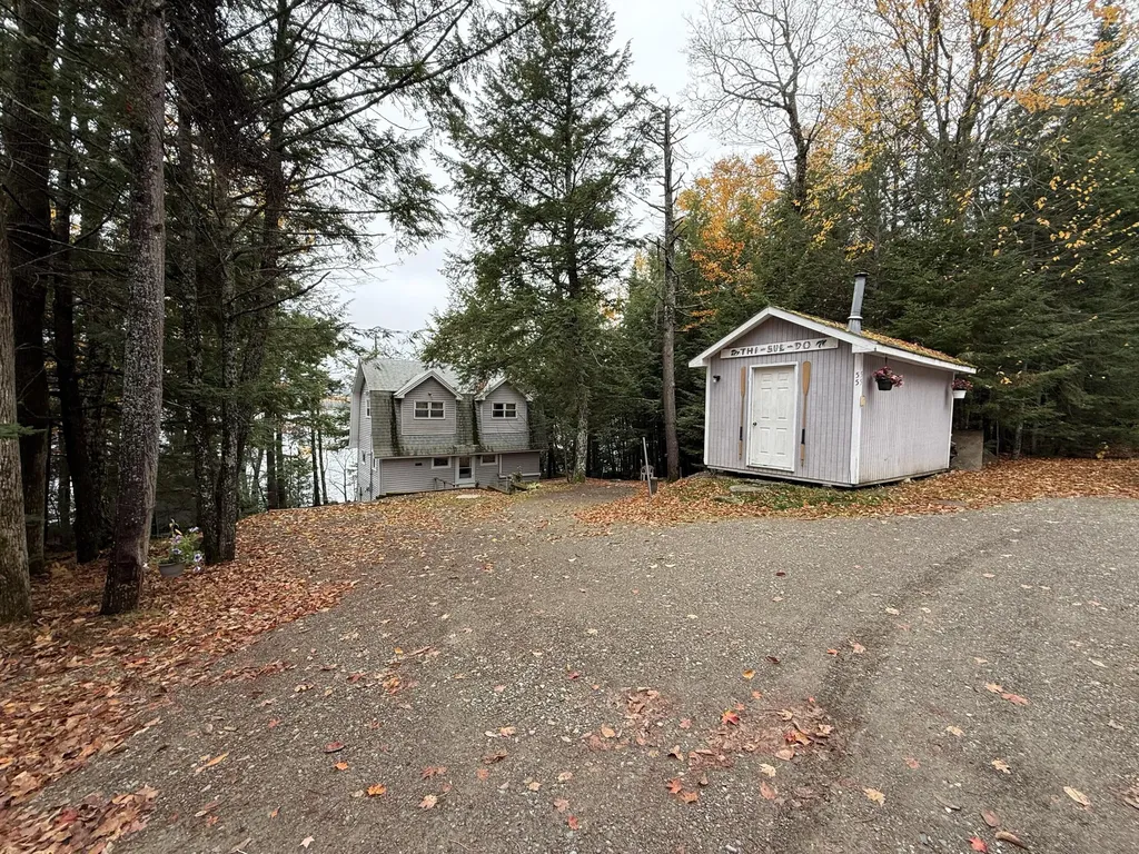 55 Mcnelly Road Island Falls ME 04747
