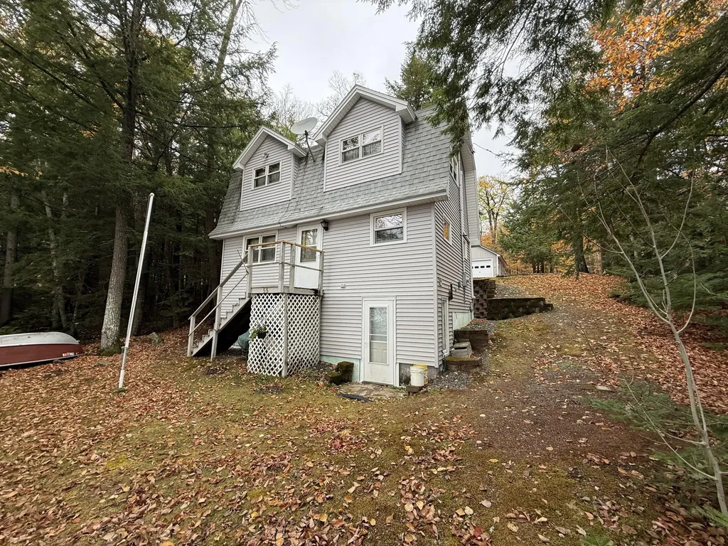 55 Mcnelly Road Island Falls ME 04747