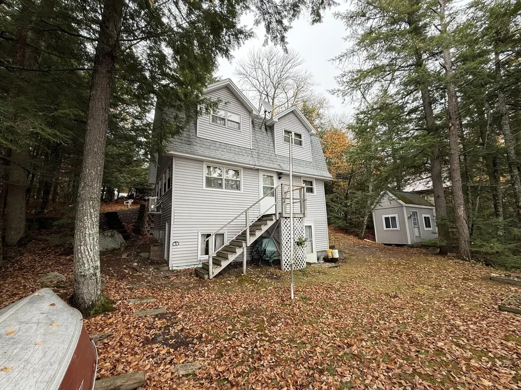 55 Mcnelly Road Island Falls ME 04747
