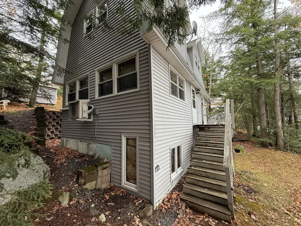 55 Mcnelly Road Island Falls ME 04747