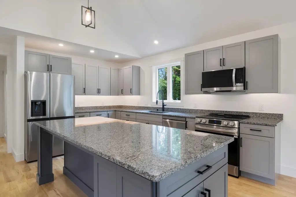 85 Branch View Terrace N Alfred ME 04002