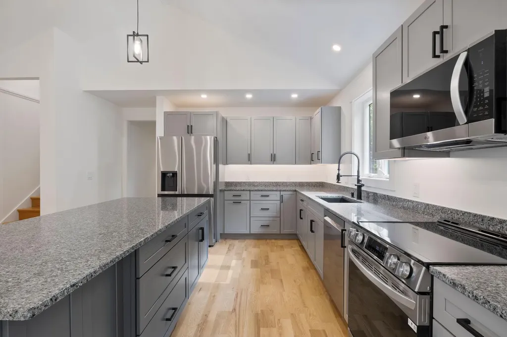 85 Branch View Terrace N Alfred ME 04002