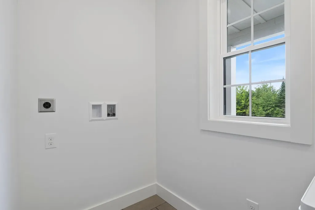 85 Branch View Terrace N Alfred ME 04002