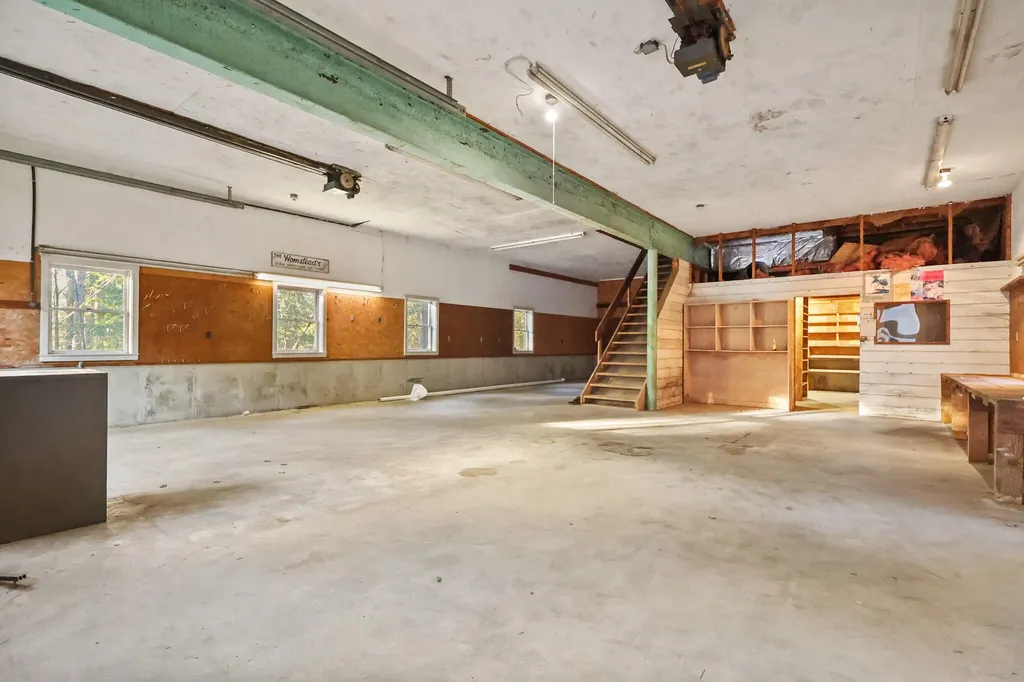 275 Kennebec Road Hampden ME 04444