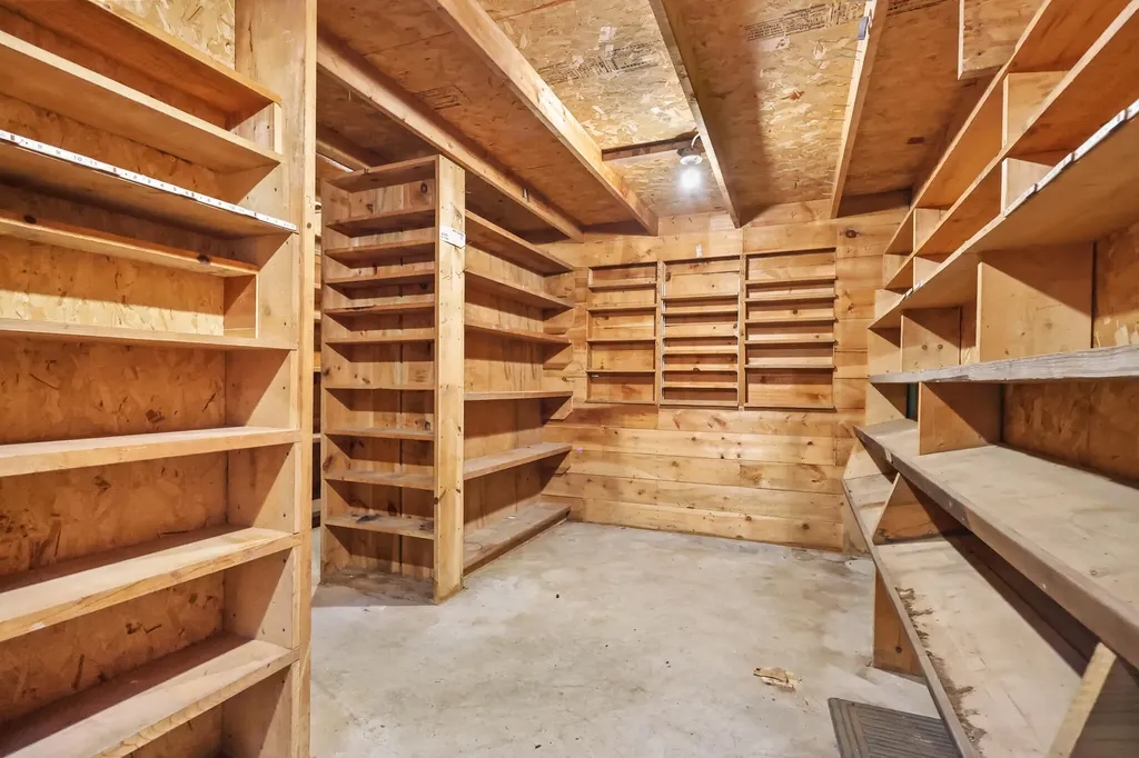 275 Kennebec Road Hampden ME 04444