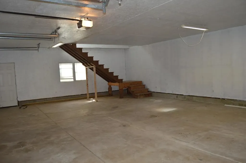 21 Stonewall Drive Livermore ME 04253