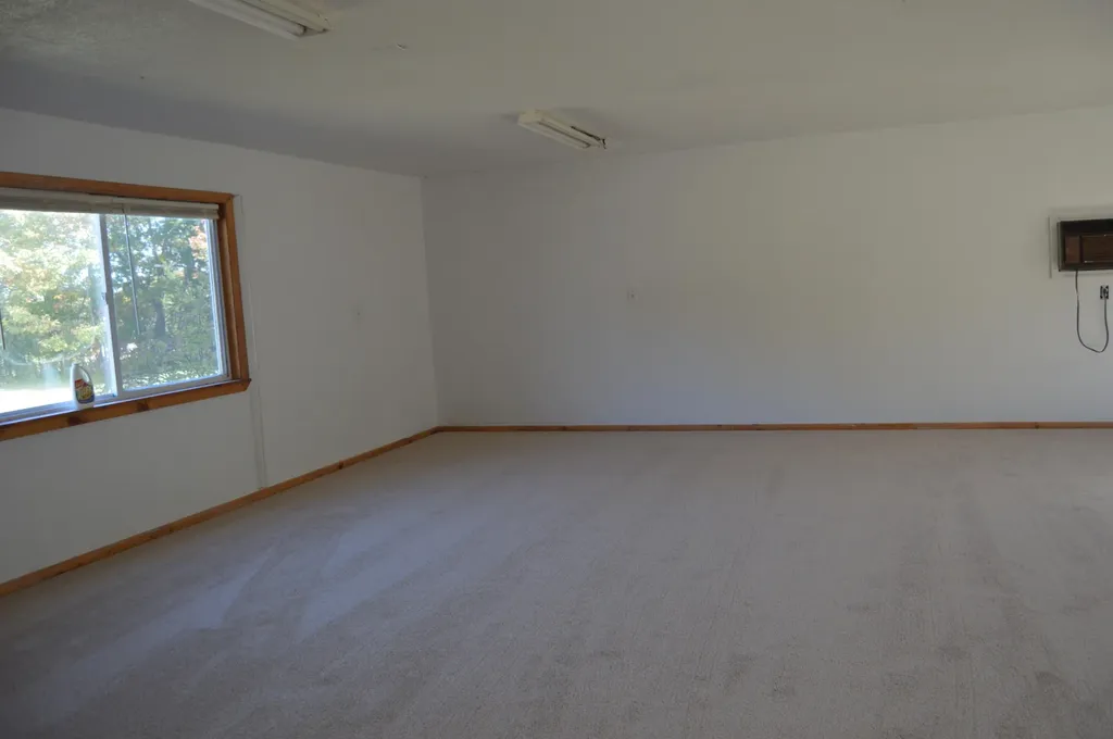 21 Stonewall Drive Livermore ME 04253