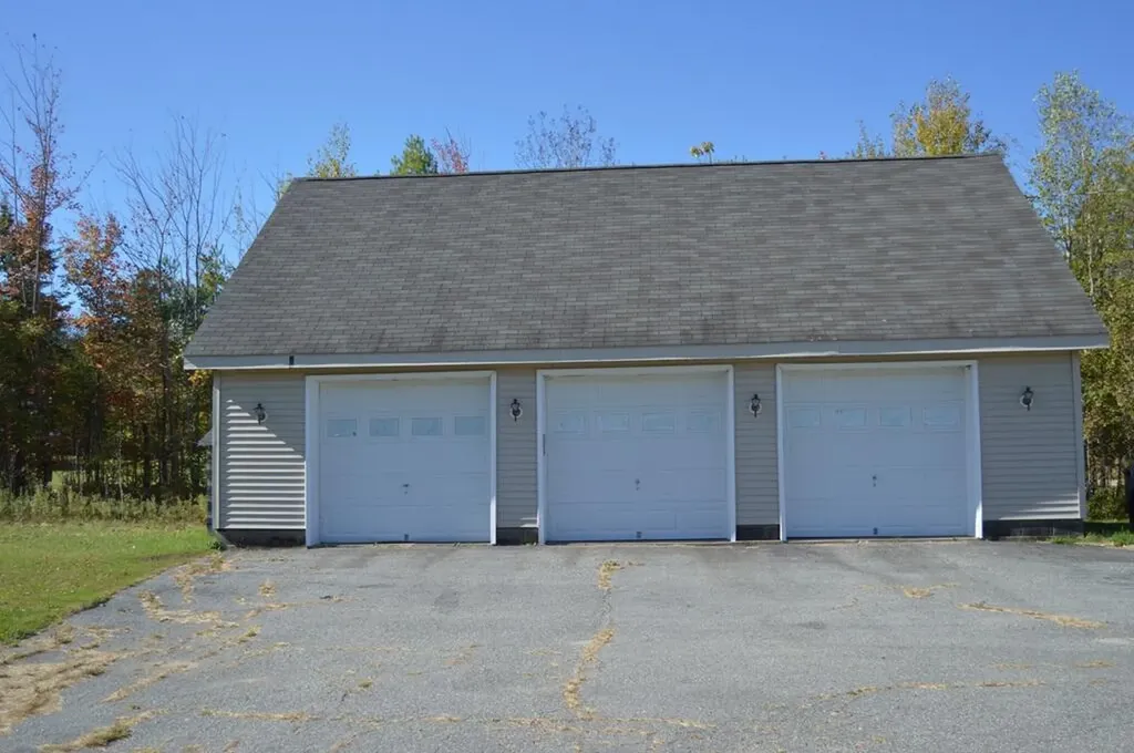 21 Stonewall Drive Livermore ME 04253