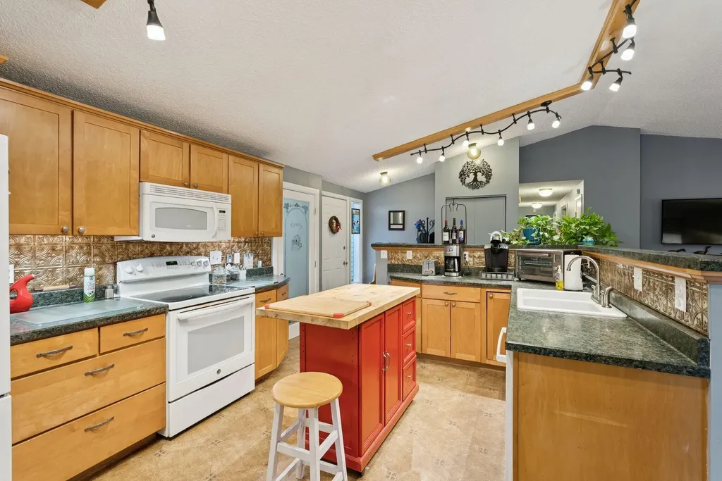 71 Smithfield Road Belgrade ME 04917