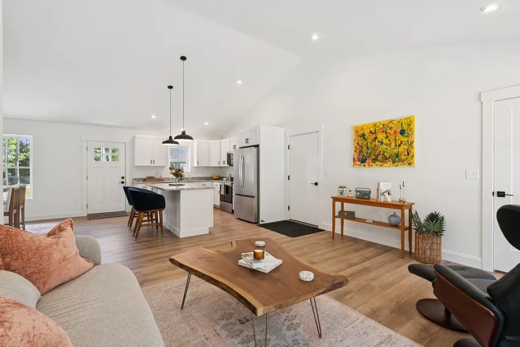 3 Lindsay Way Sidney ME 04330