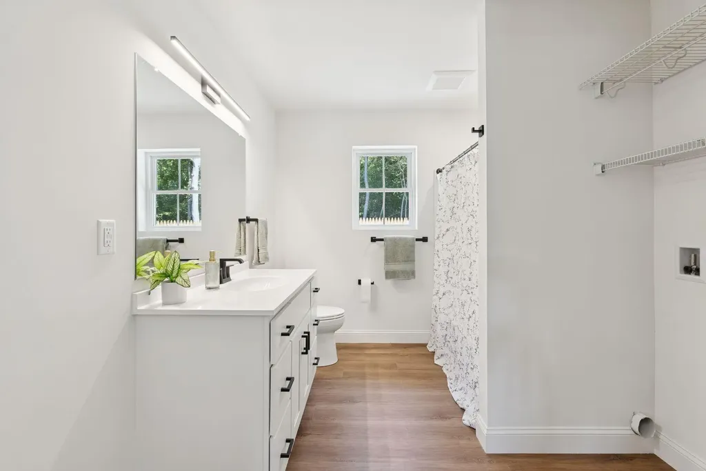 3 Lindsay Way Sidney ME 04330