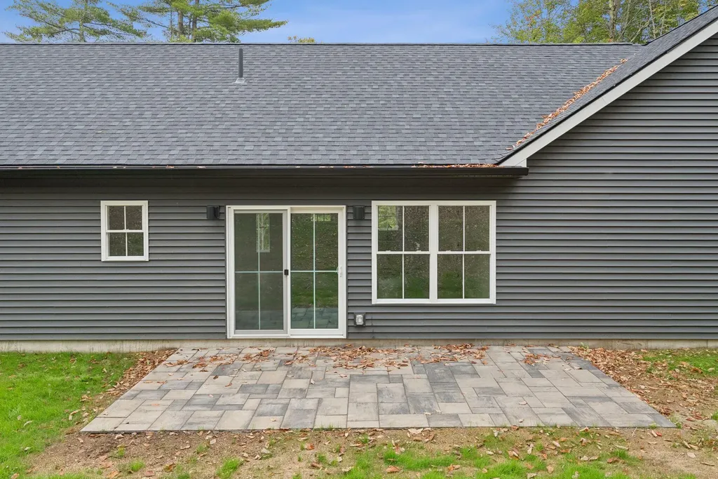 3 Lindsay Way Sidney ME 04330