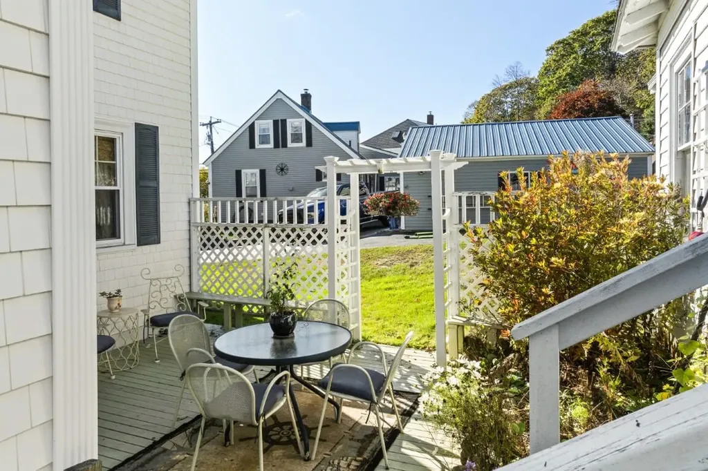 210 Ocean Point Road Boothbay ME 04544