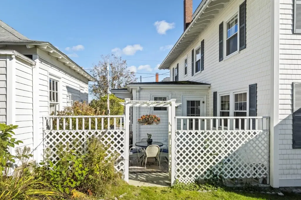 210 Ocean Point Road Boothbay ME 04544