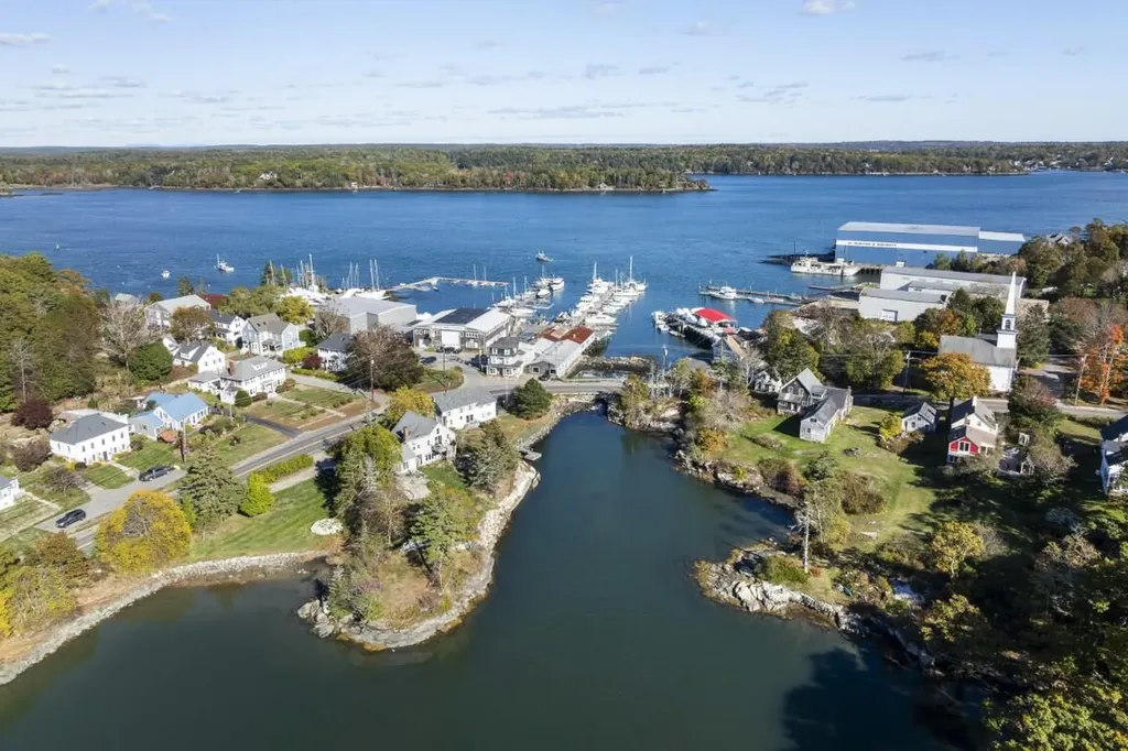 210 Ocean Point Road Boothbay ME 04544