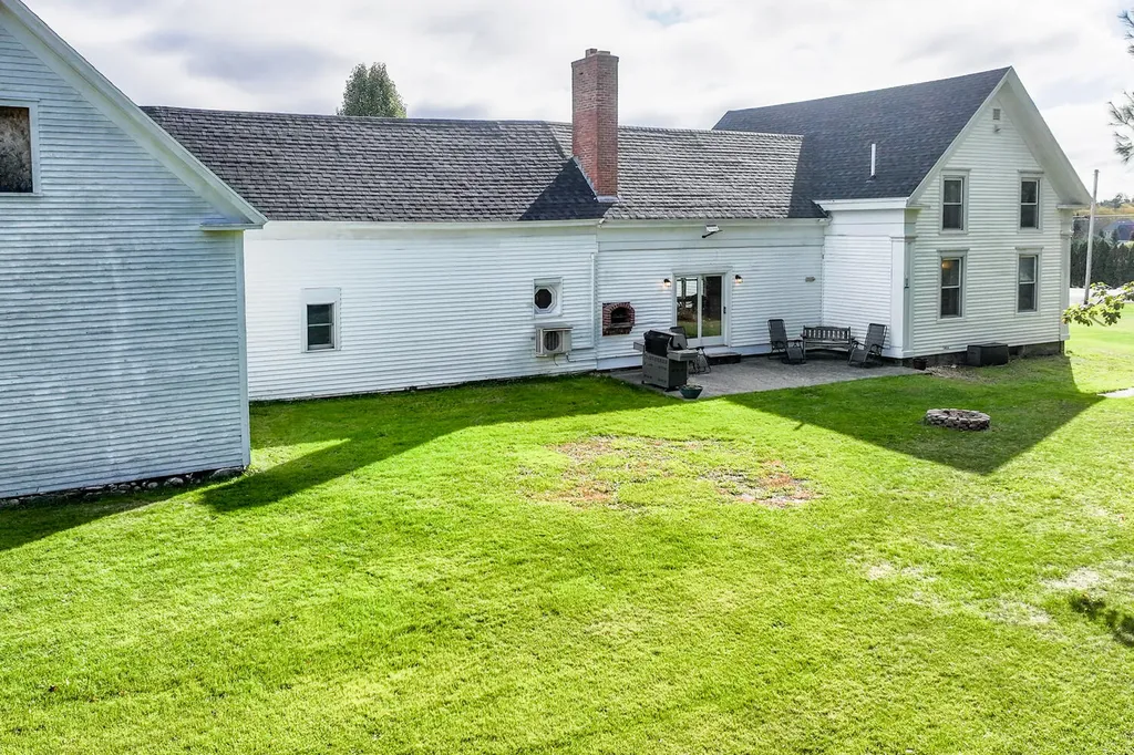 338 Western Avenue Hampden ME 04444