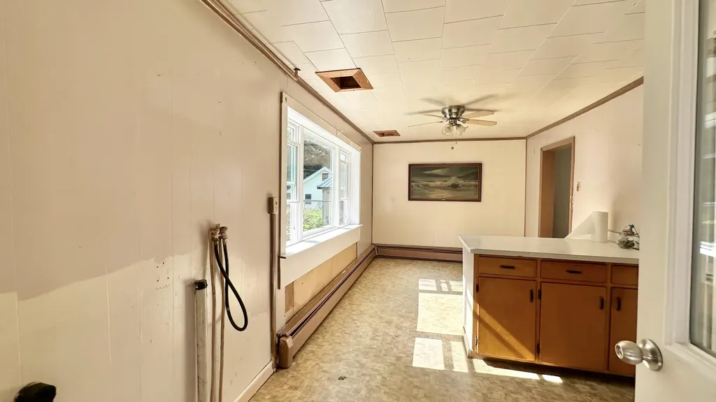 122 Knox Street Millinocket ME 04462