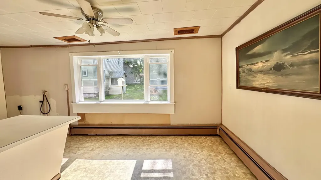 122 Knox Street Millinocket ME 04462