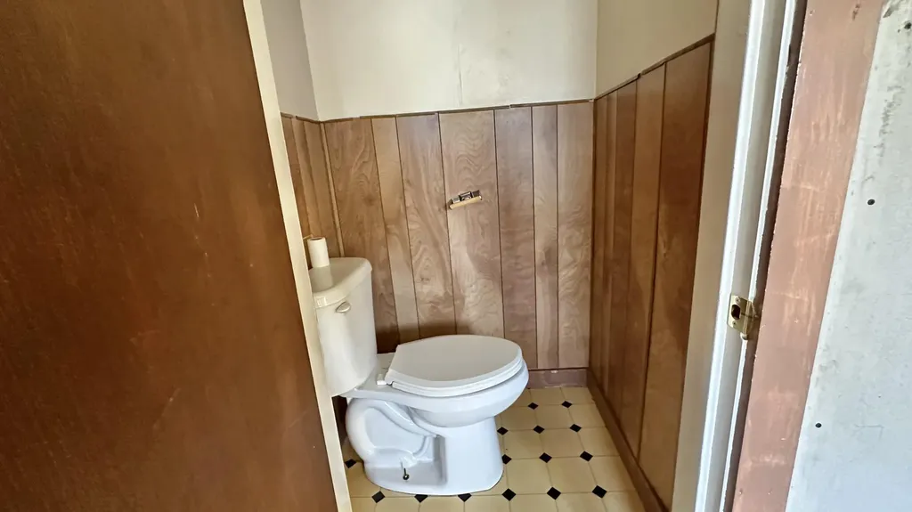 122 Knox Street Millinocket ME 04462