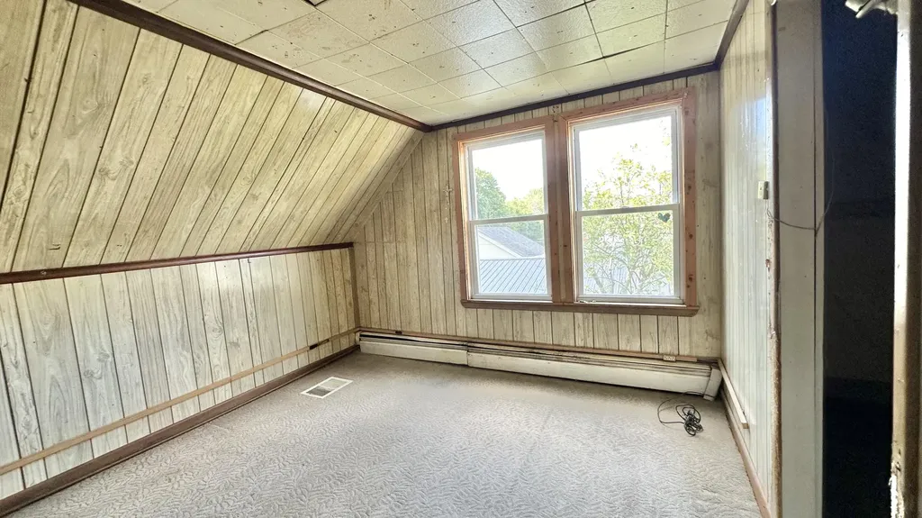 122 Knox Street Millinocket ME 04462