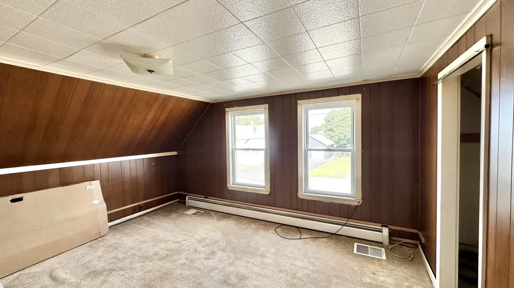 122 Knox Street Millinocket ME 04462
