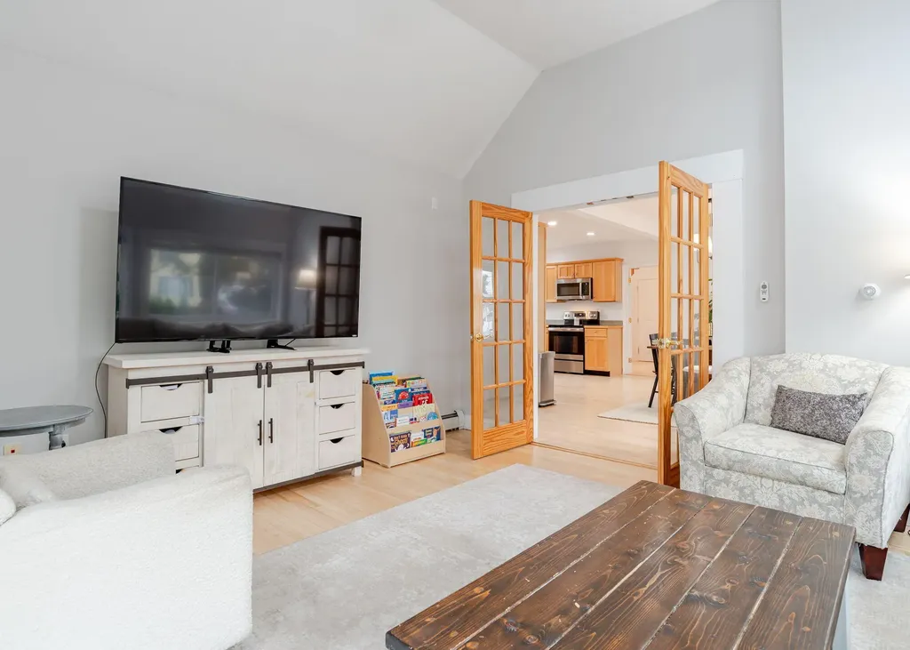 1035 Broadway South Portland ME 04106