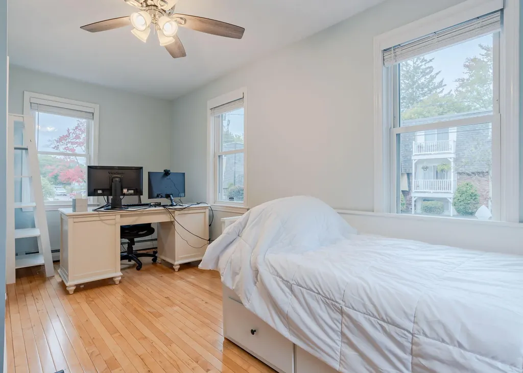 1035 Broadway South Portland ME 04106