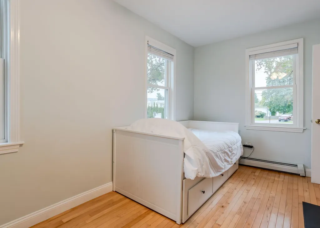 1035 Broadway South Portland ME 04106