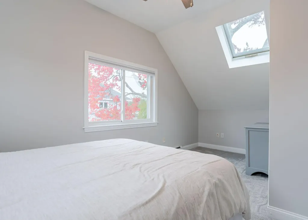 1035 Broadway South Portland ME 04106