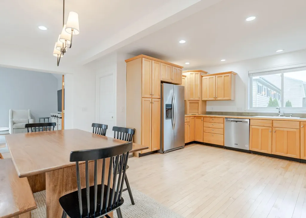 1035 Broadway South Portland ME 04106