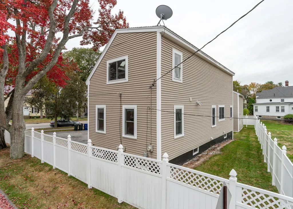 1035 Broadway South Portland ME 04106