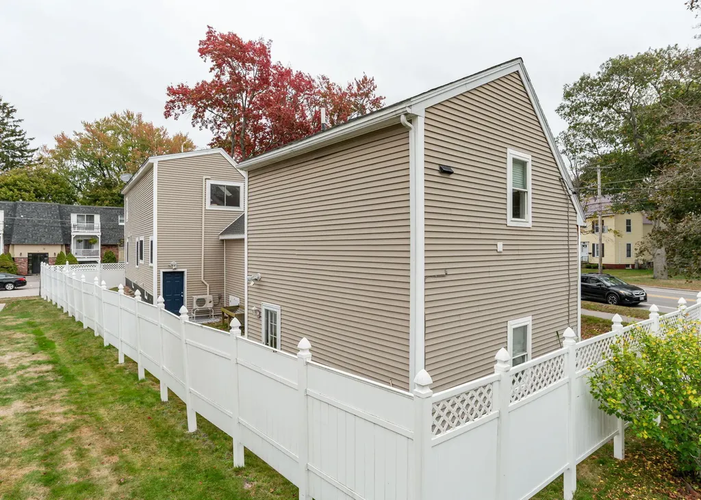 1035 Broadway South Portland ME 04106