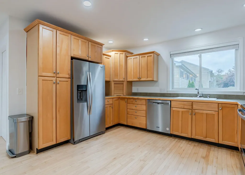 1035 Broadway South Portland ME 04106