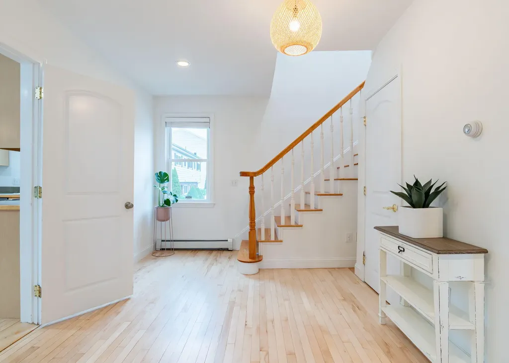 1035 Broadway South Portland ME 04106