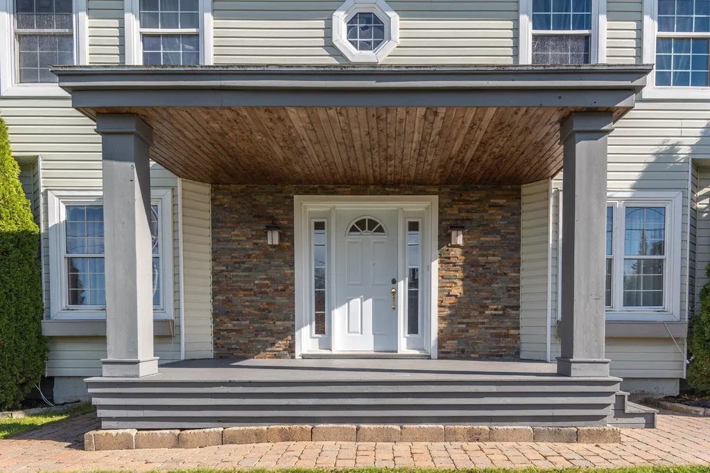 282 19th Avenue Madawaska ME 04756