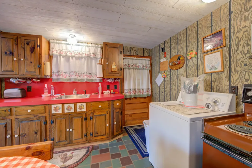 291 Shore Road Denmark ME 04022