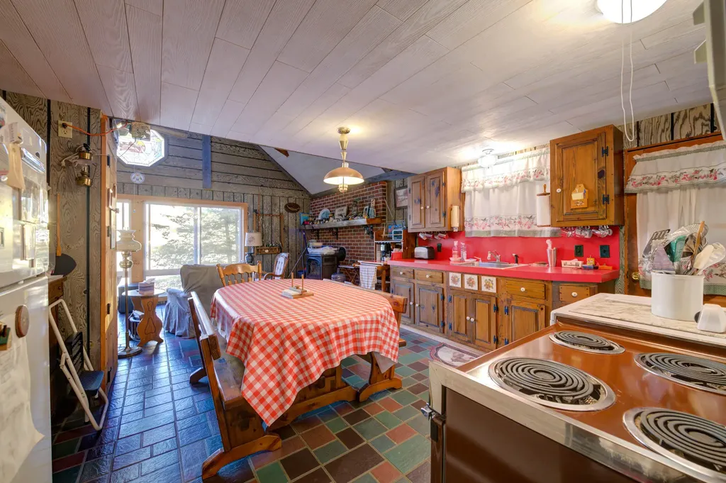291 Shore Road Denmark ME 04022