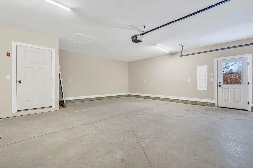591 North Road Leeds ME 04263