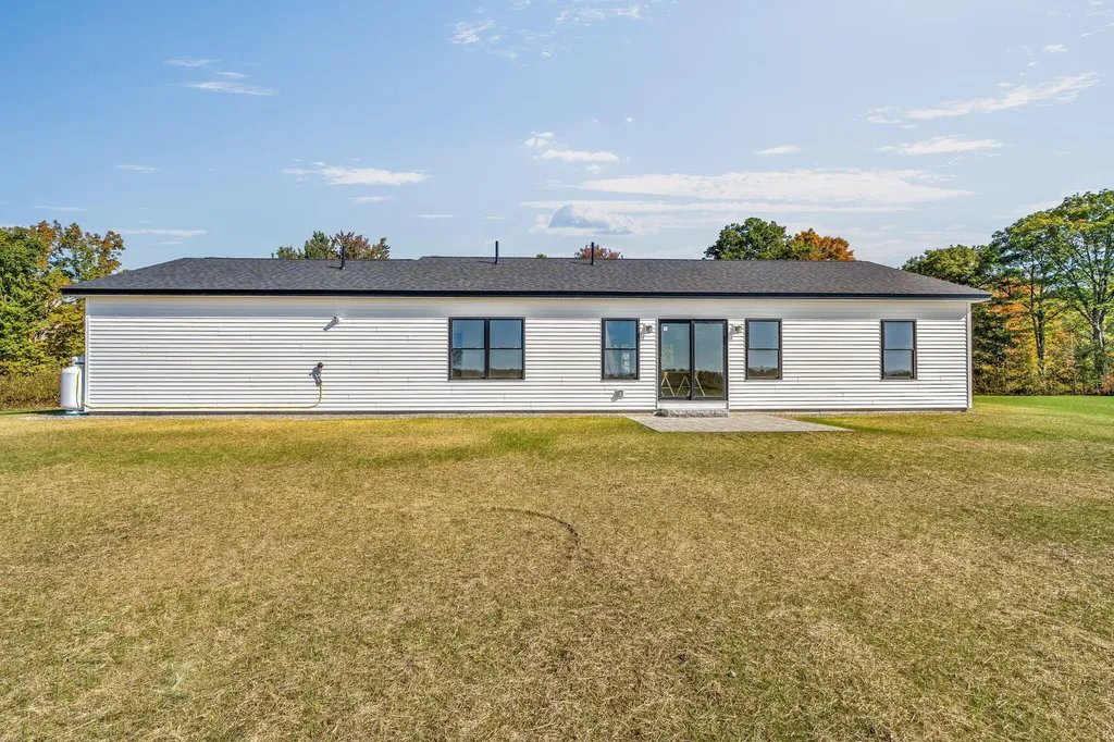 591 North Road Leeds ME 04263