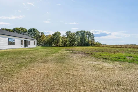 591 North Road Leeds ME 04263