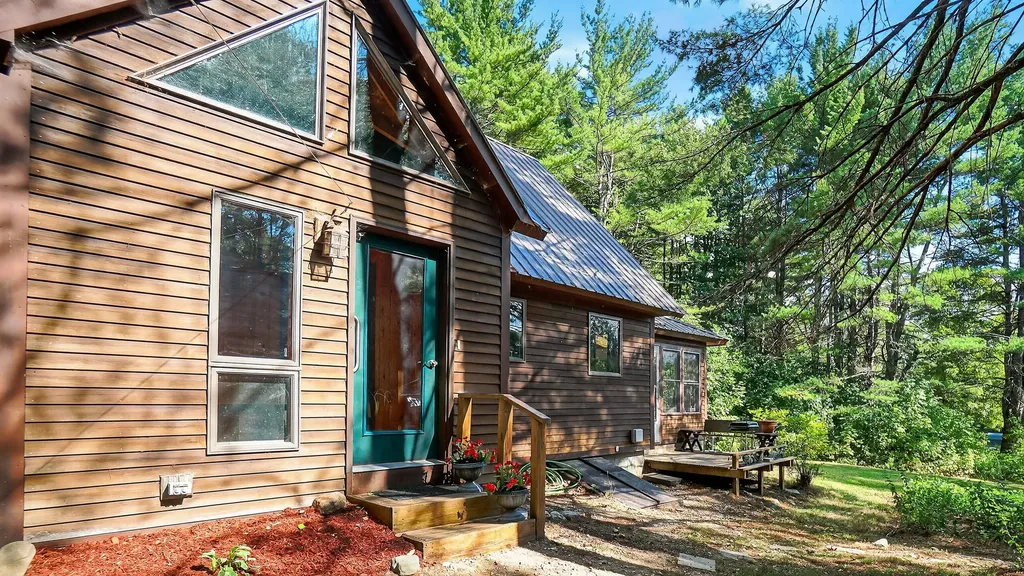 18 Ledge Hill Road Sweden ME 04040