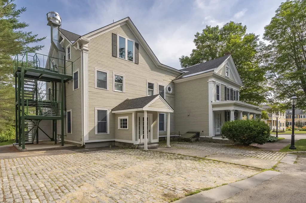 22 Broad Street Bethel ME 04217