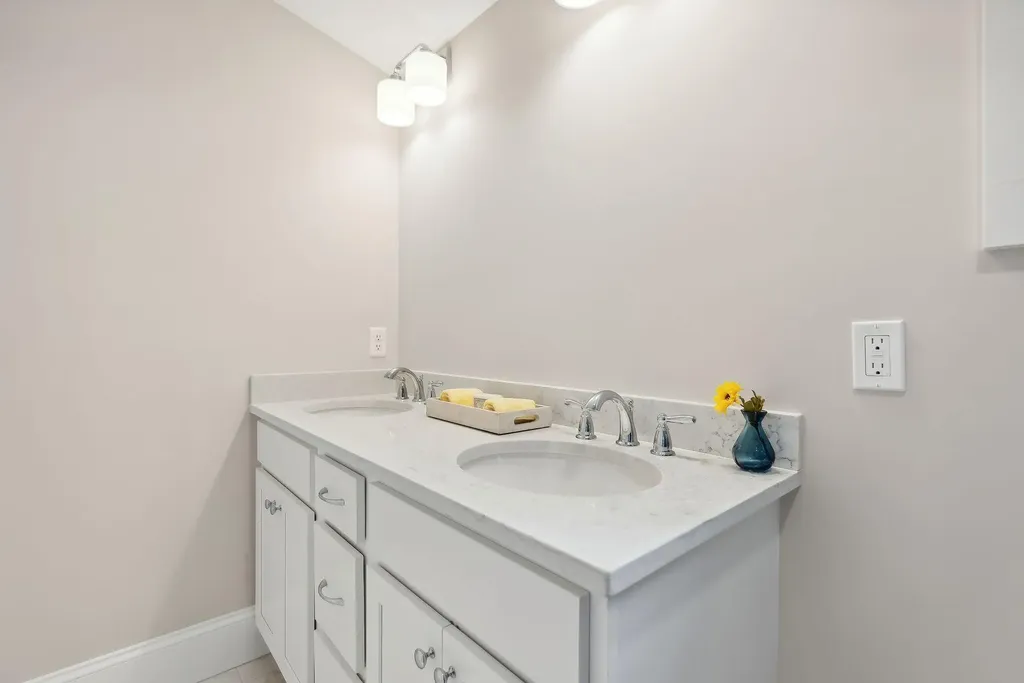 195 Falcon Crest Drive Gorham ME 04038
