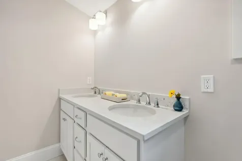195 Falcon Crest Drive Gorham ME 04038