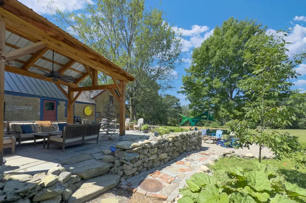 935 Dutch Neck Waldoboro ME 04572