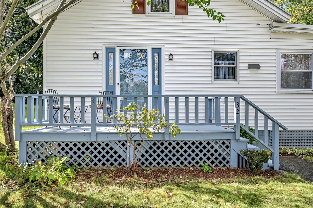 32 School Street Belgrade ME 04917